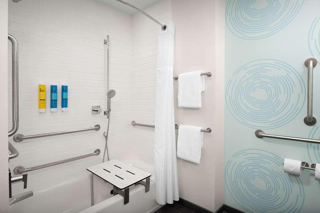 Tru By Hilton Jacksonville Airport I-95 Room photo